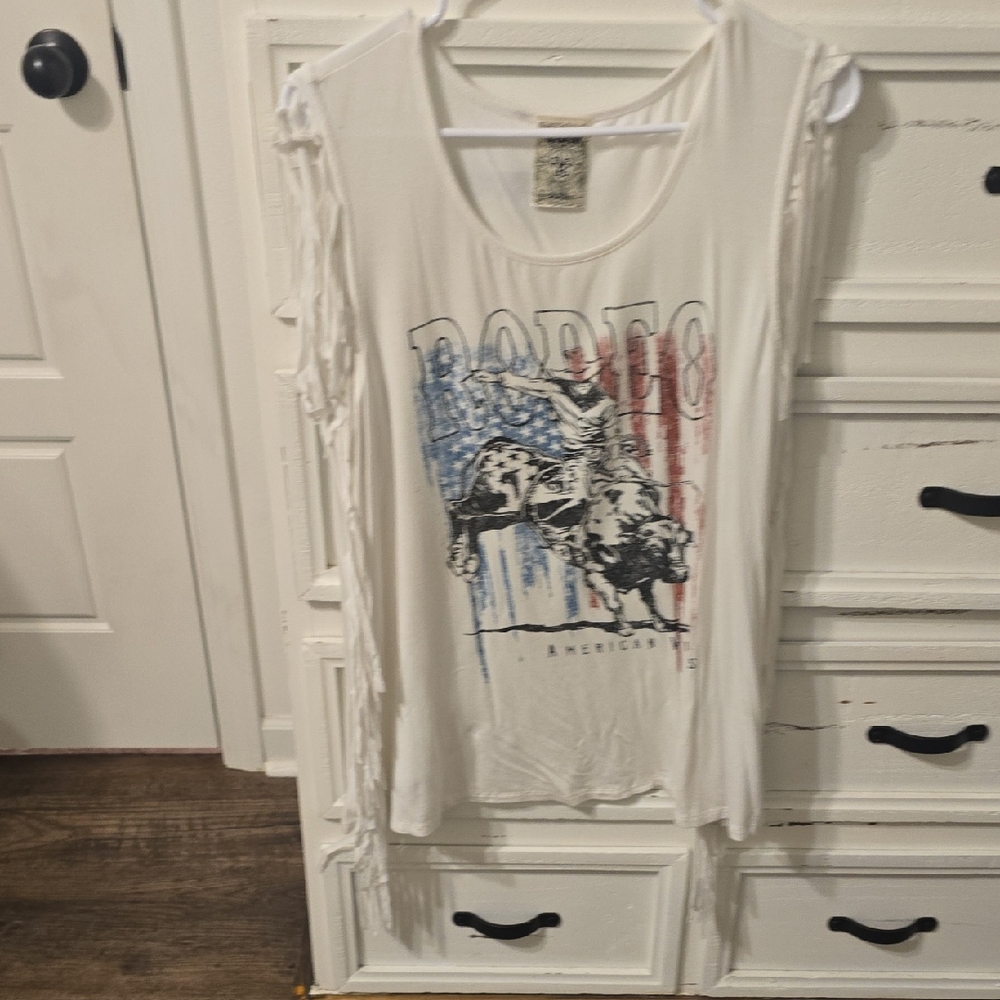 Vocal Ivory Graphic Tank